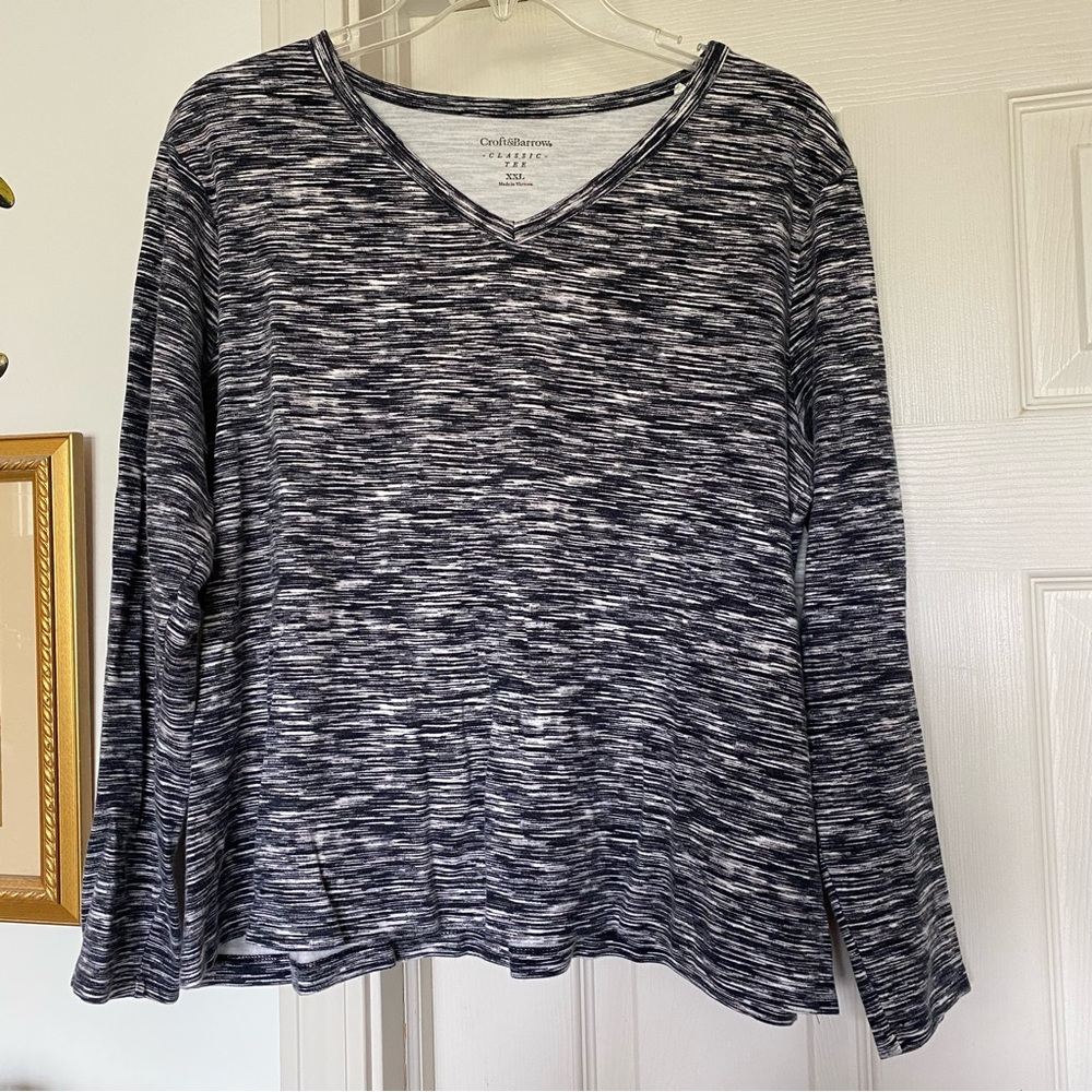 Croft & Barrow Black & White Space-Dye V-Neck Long Sleeve Top